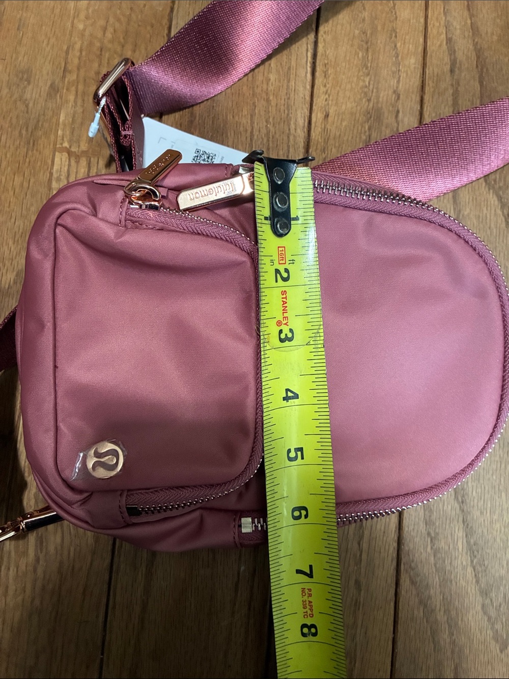 lululemon athletica Everywhere Sling Bag NWT - Picture 8 of 8